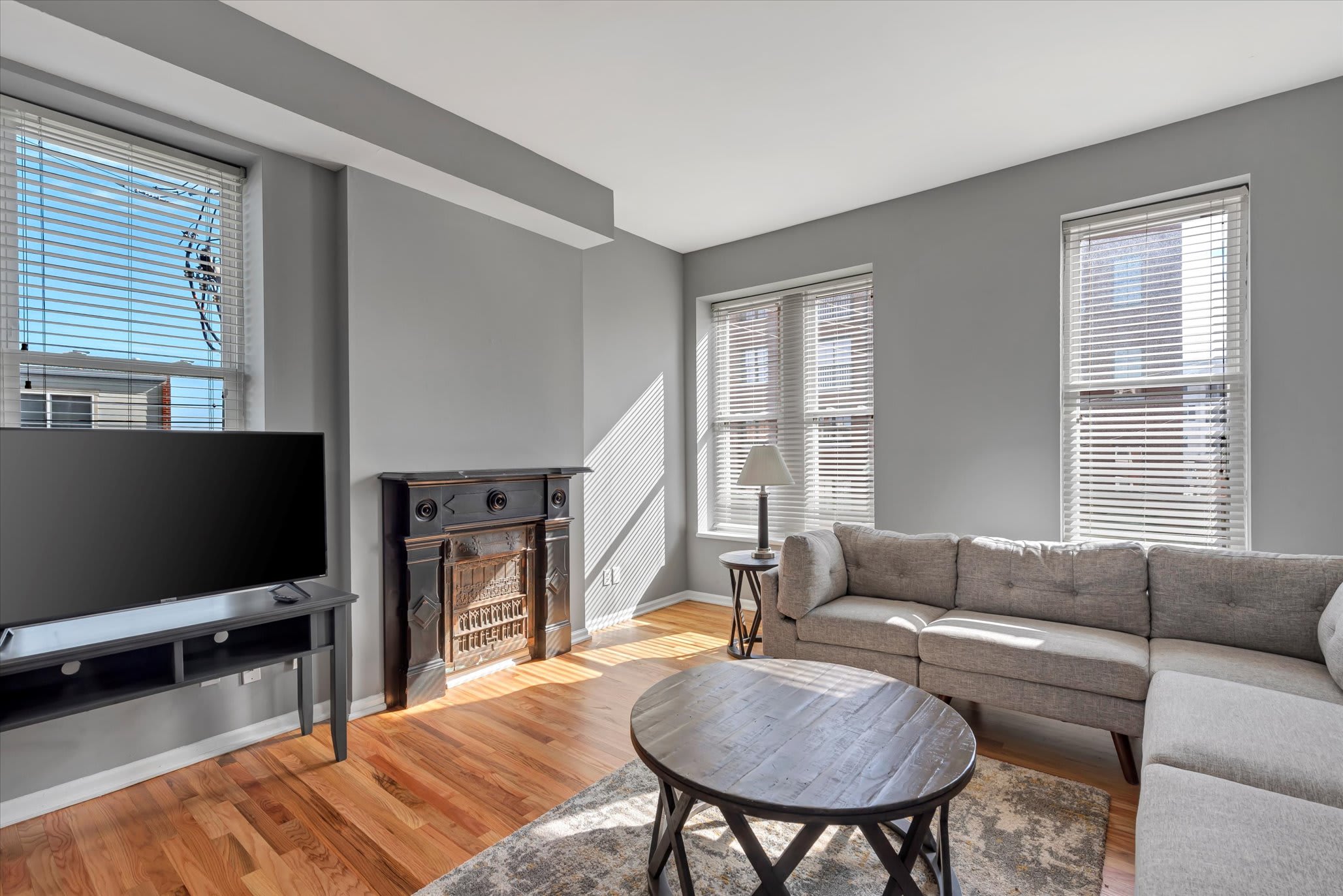Stylish Townhome With Modern Amenities - Inviting St Louis Getaway - St. Louis, MO