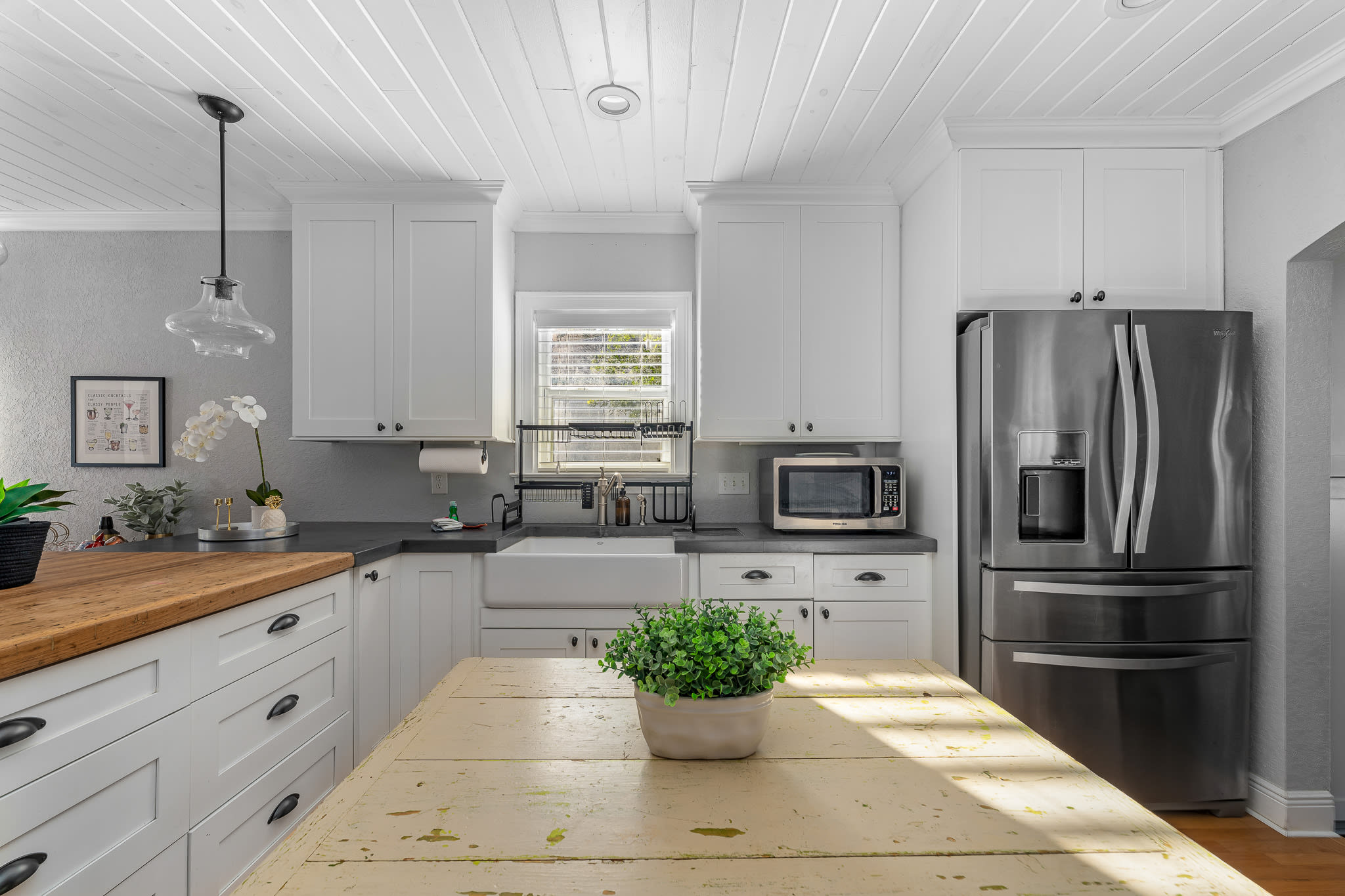 Full-sized kitchen