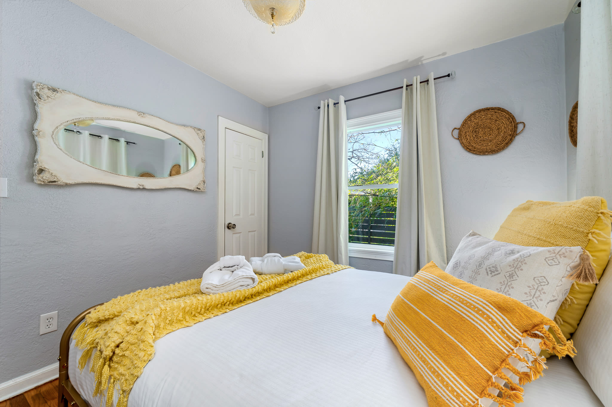 Bedroom #1 : room with Queen bed
