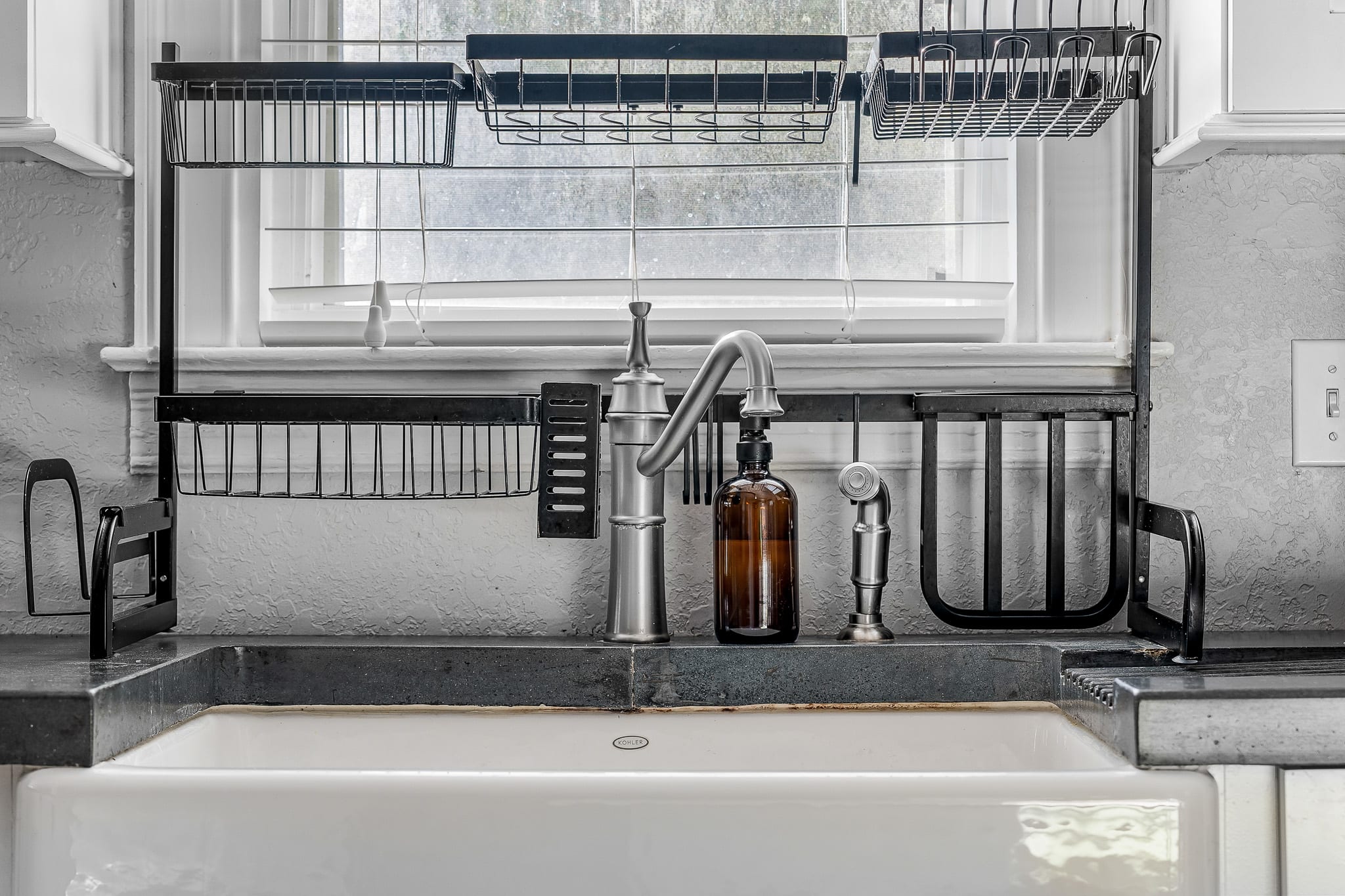 Tiny home w/outdoor kitchen & walk‑in shower