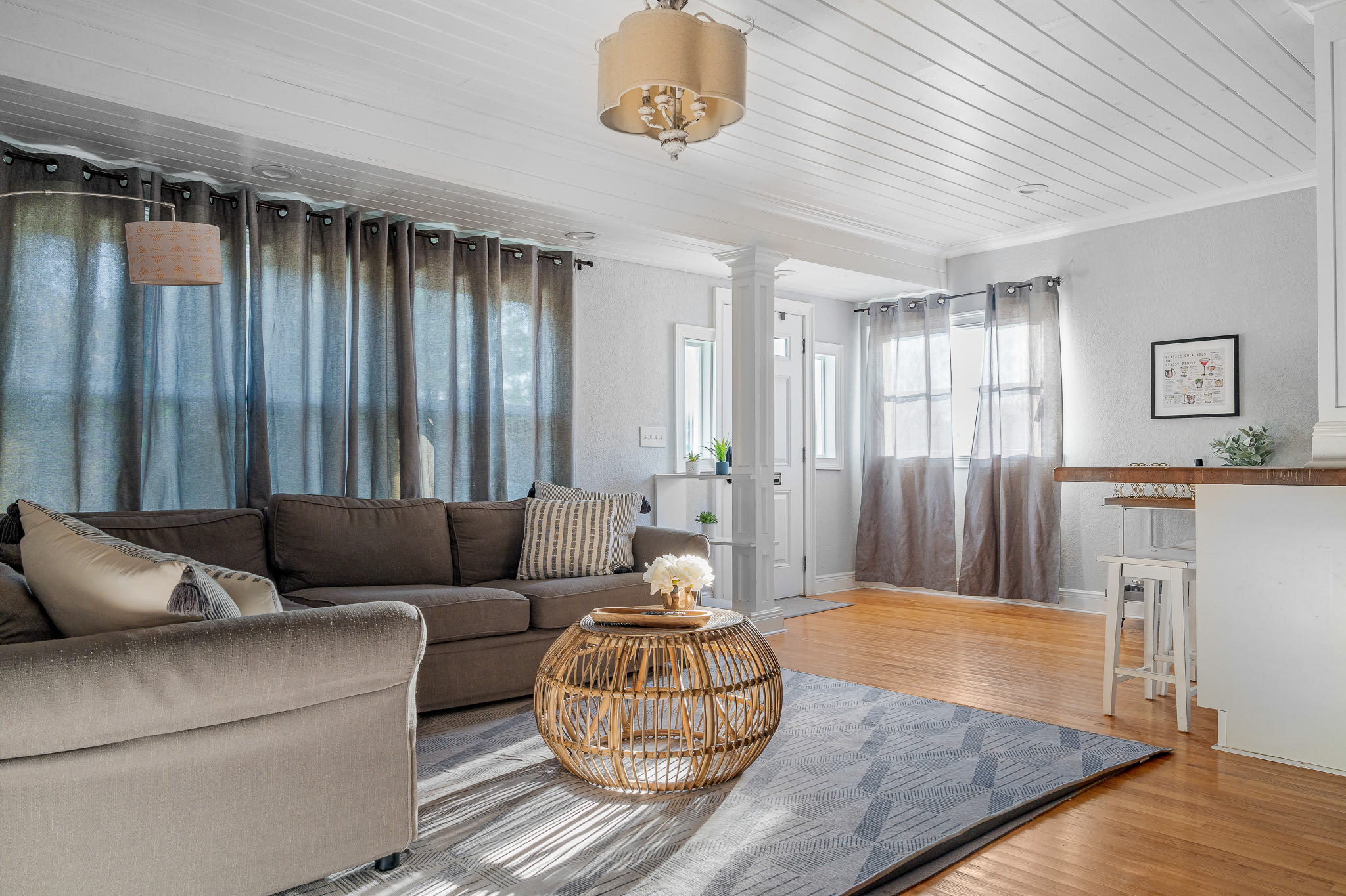 Tiny home w/outdoor kitchen & walk‑in shower