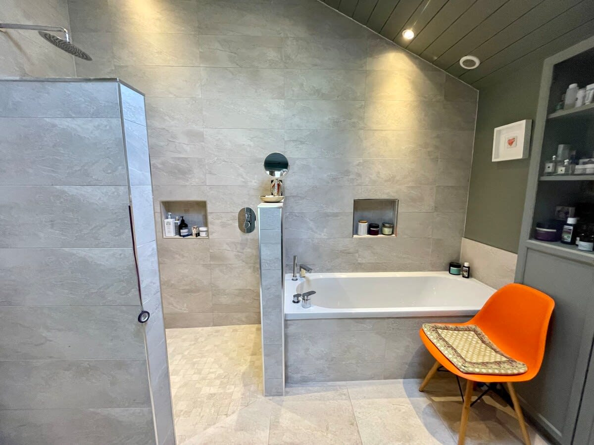 A beautiful en-suite in stone grey.