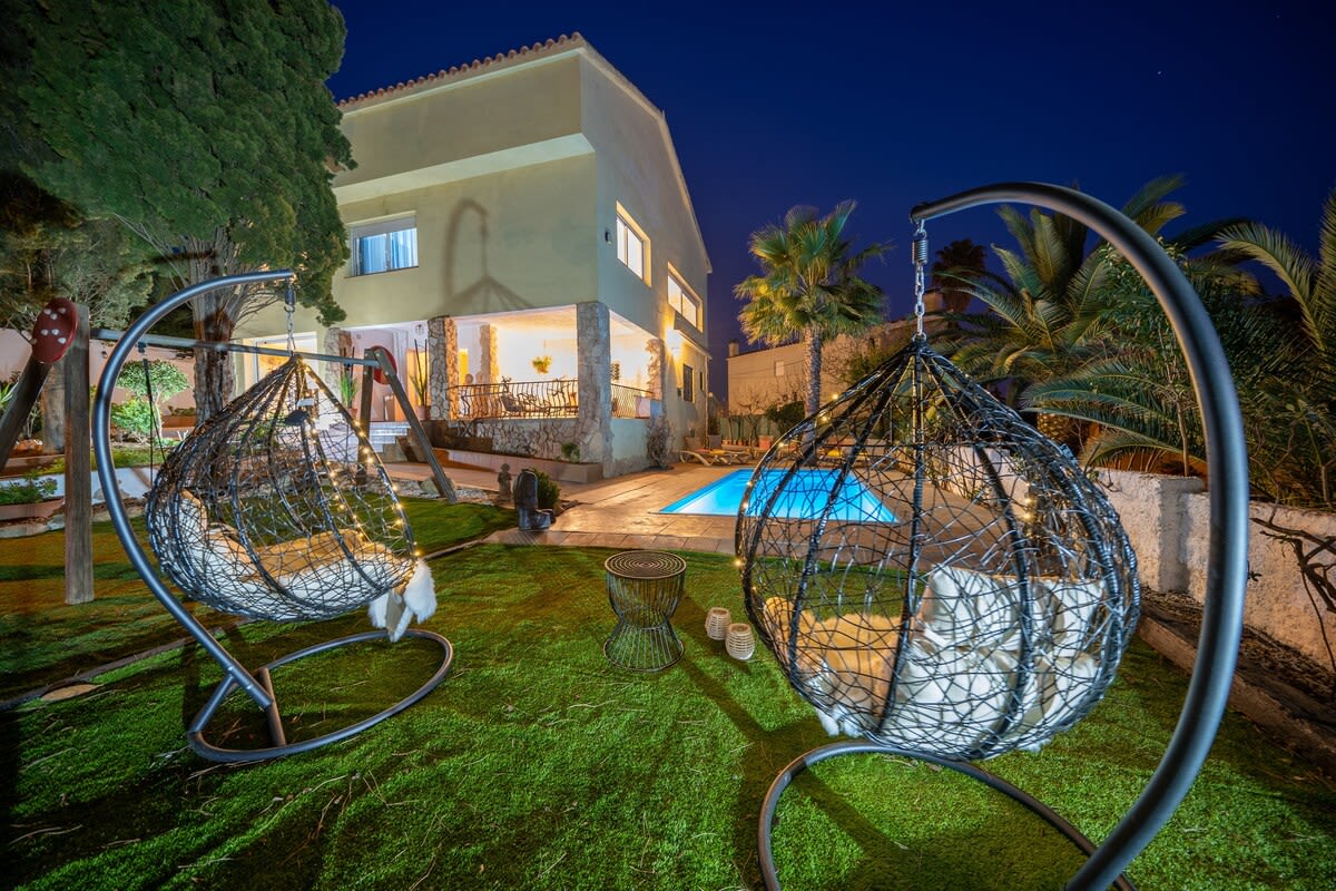 VIlla Lux Gallery, Ideal for Families or Groups with Pool & Aircon - Picture 1