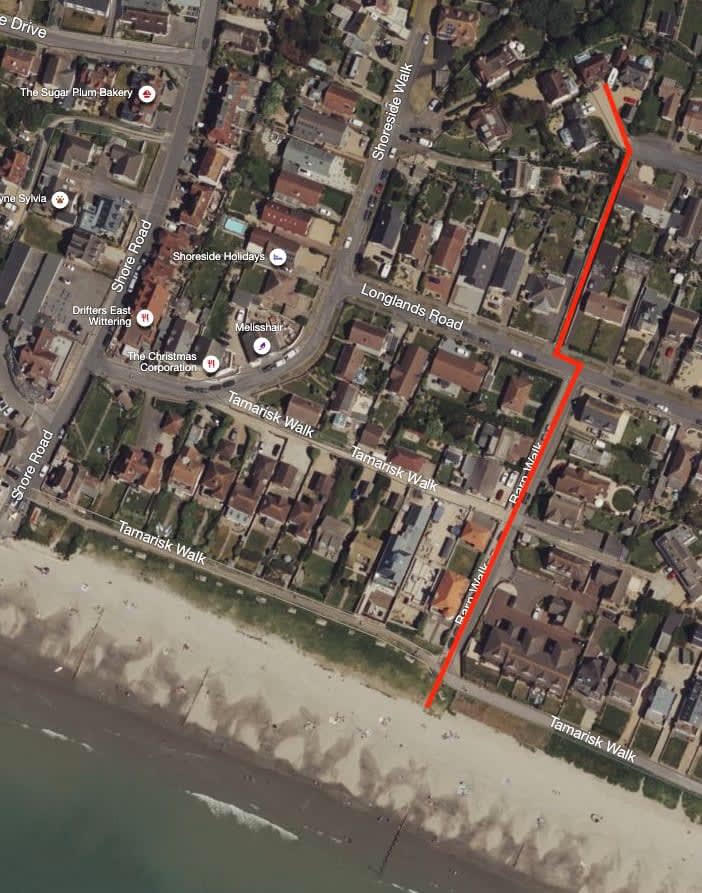 It's a very quick and easy walk to the beach