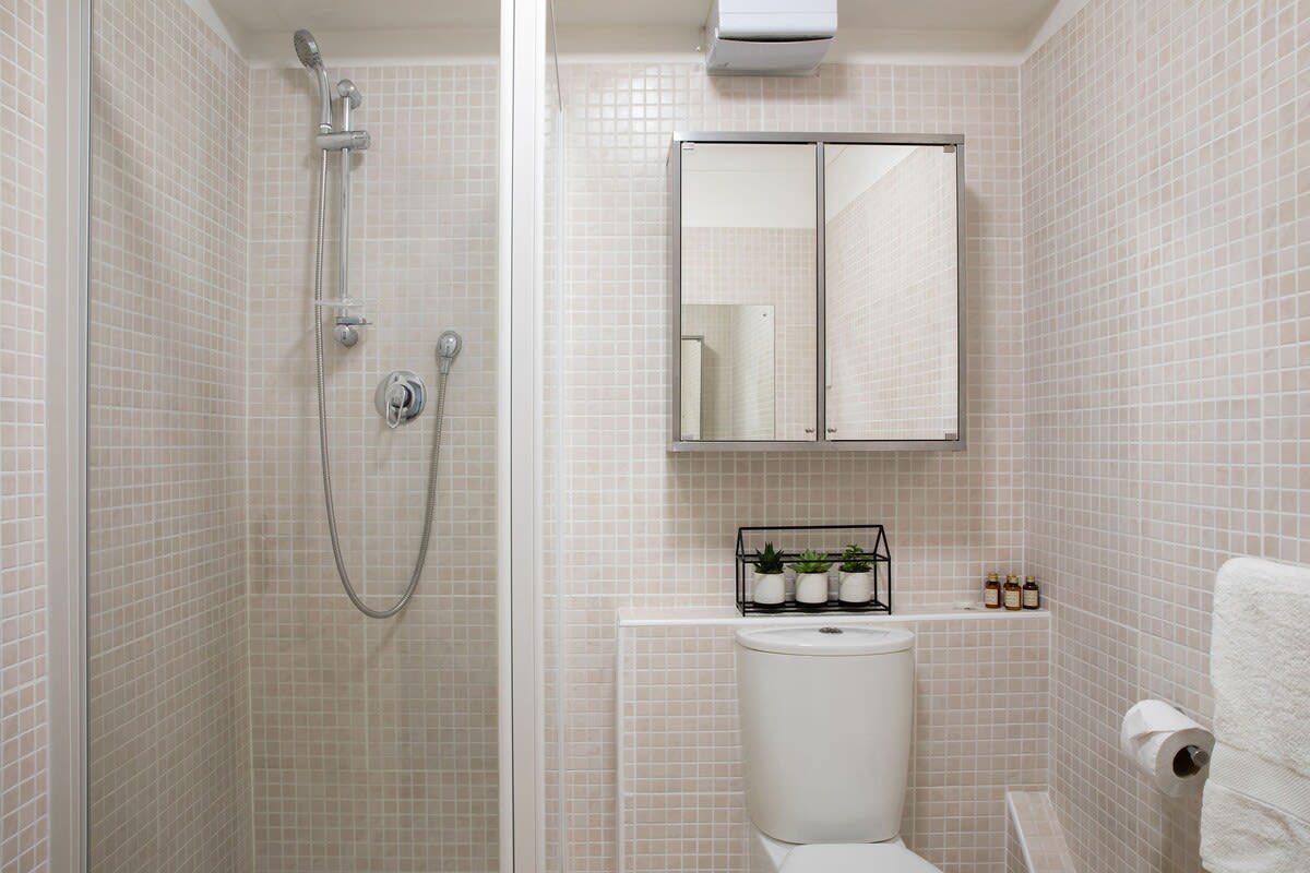 The ground floor has a shower room with sink and WC.