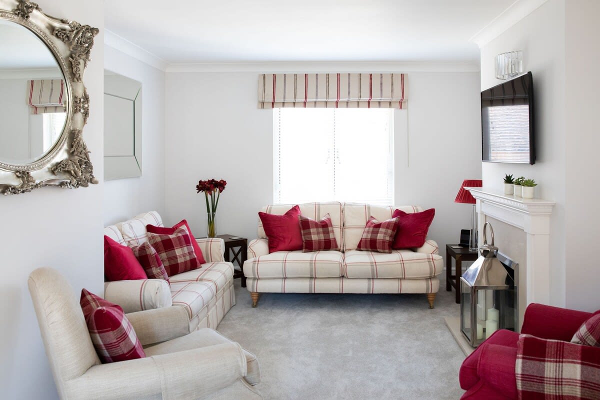 A cosy and comfy city home, perfect for families, couples or co-workers.