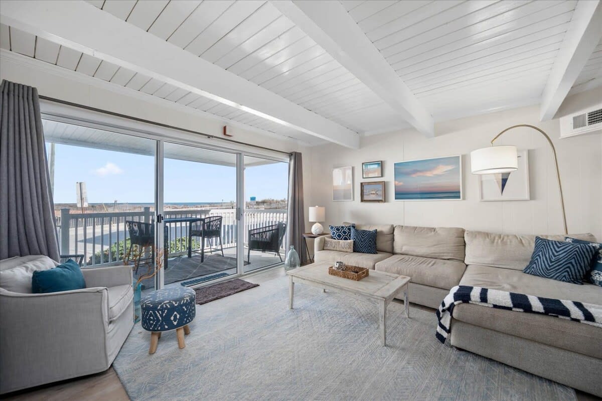 Four Bedroom Oceanside Townhome with Pool and View | Photo 2