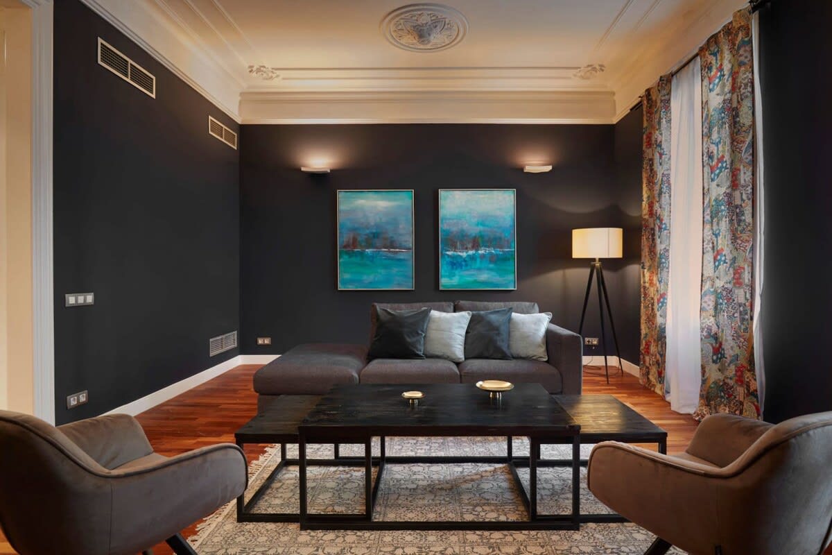 Classy 3BD - 2.5BTH with private patio in Eixample — Barcelona, Catalunya — vacation rental