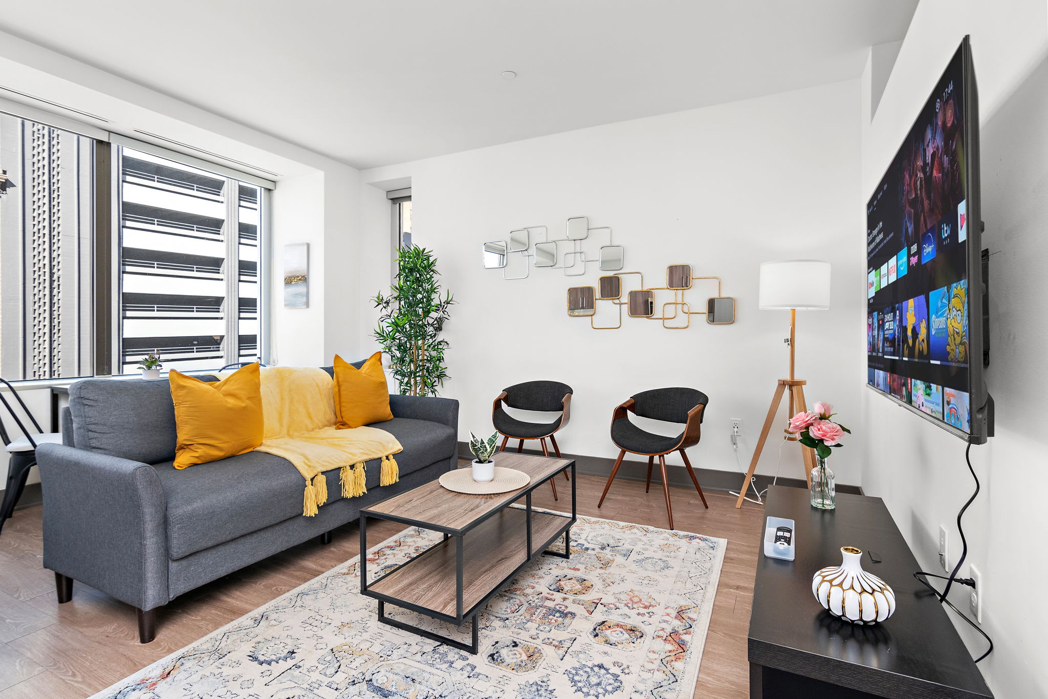 Luxe 1B • Pool/Gym/Free Parking • Heart of DT — Kansas City, MO — vacation rental