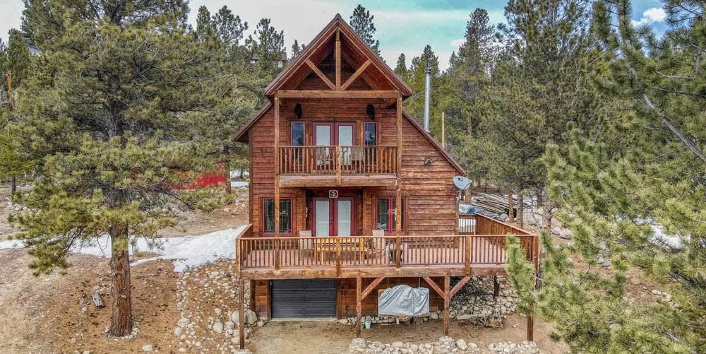 3BR Cabin Escape w/ Deck Twin Lakes Mountain View — Twin Lakes, CO — vacation rental