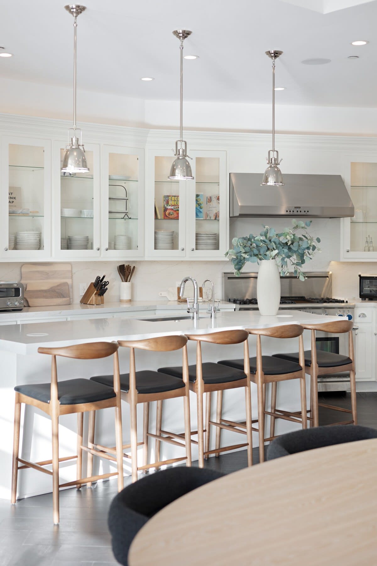 Stunning gourmet kitchen with all your cooking essentials