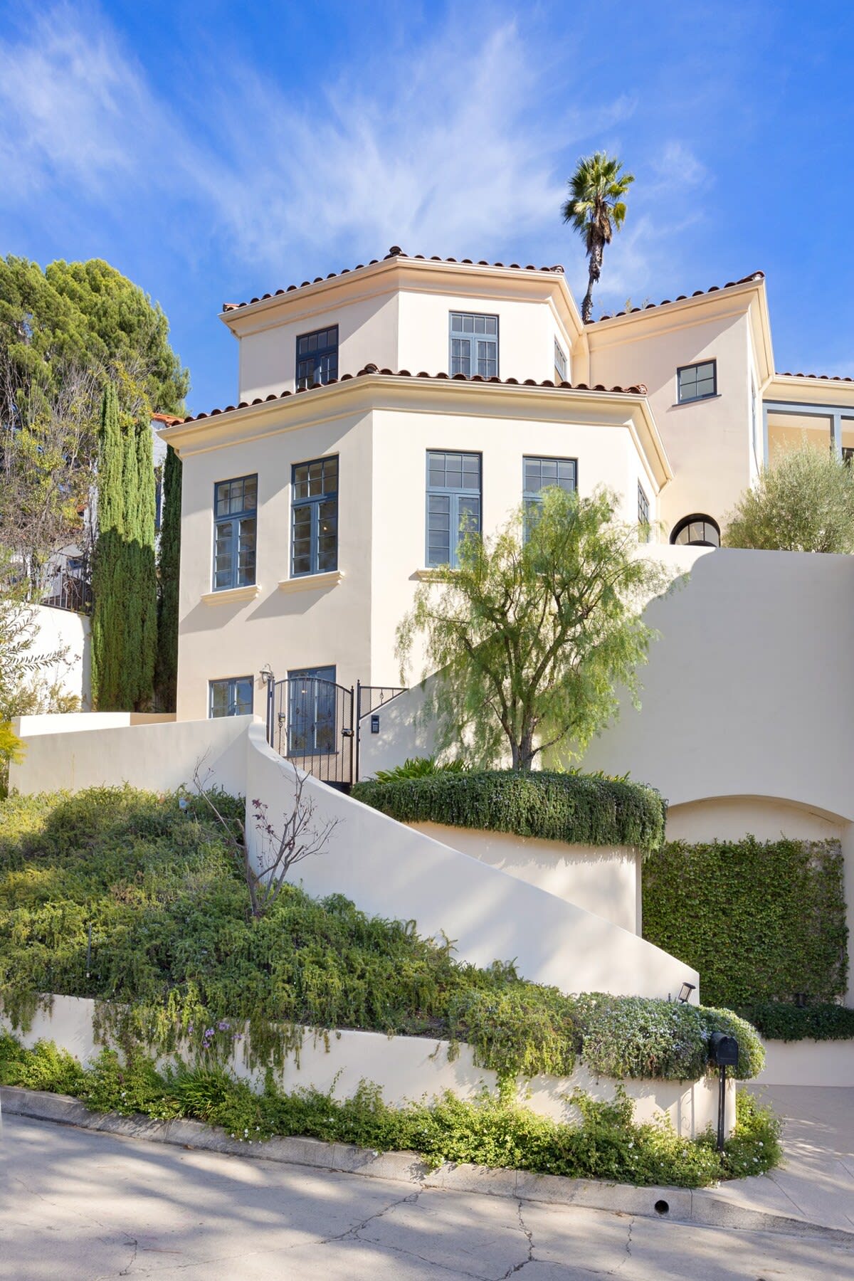 The California Beverly Hills are an ideal location for this modern French style Chateau
