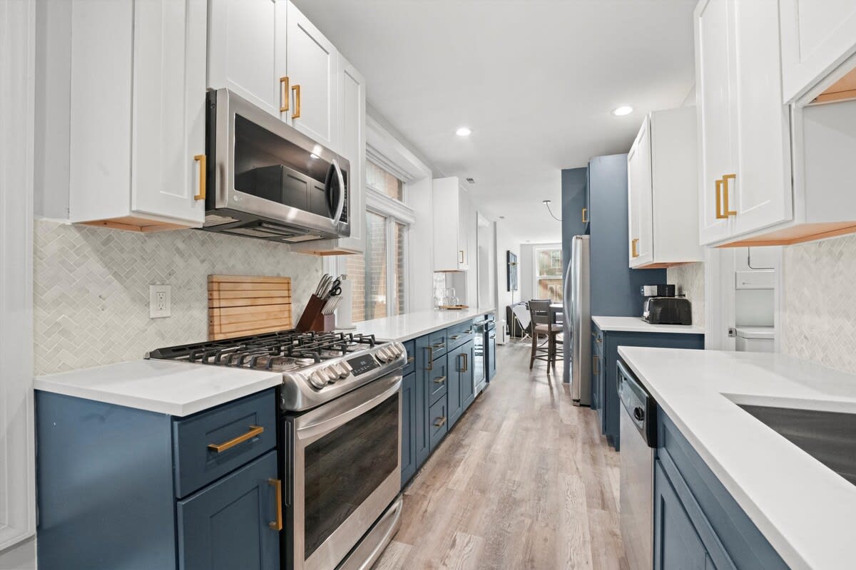 Welcome to our 2BR River West Retreat! — Chicago, IL — vacation rental