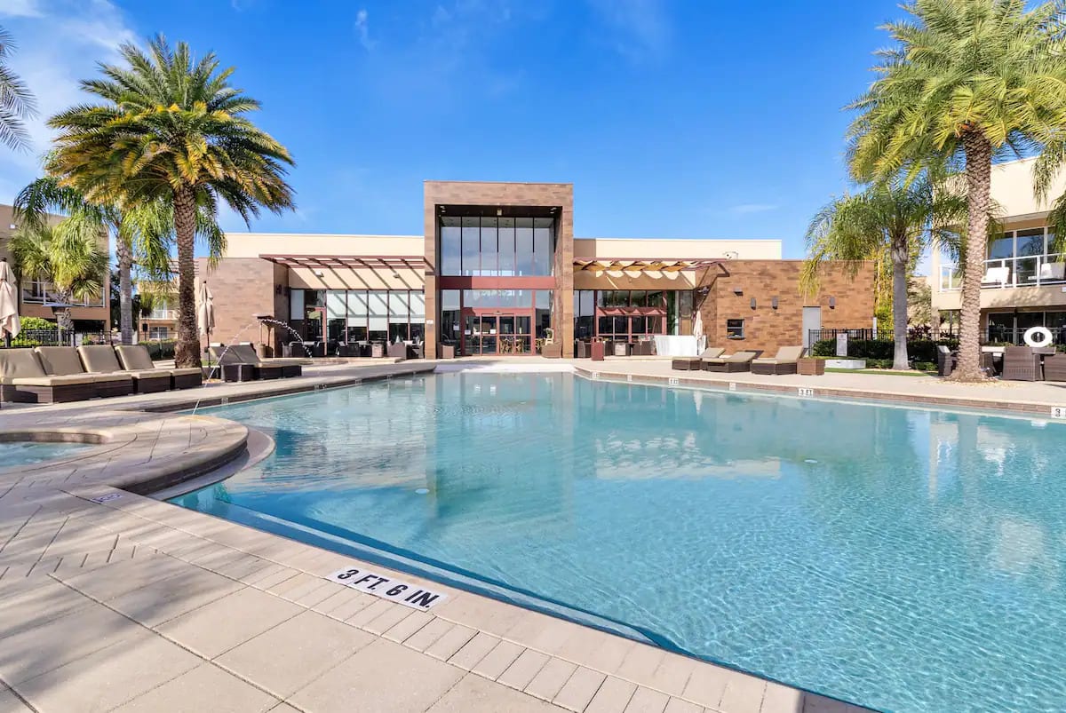 4 BR Home w/ Resort Amenities + 3 MI to Disney