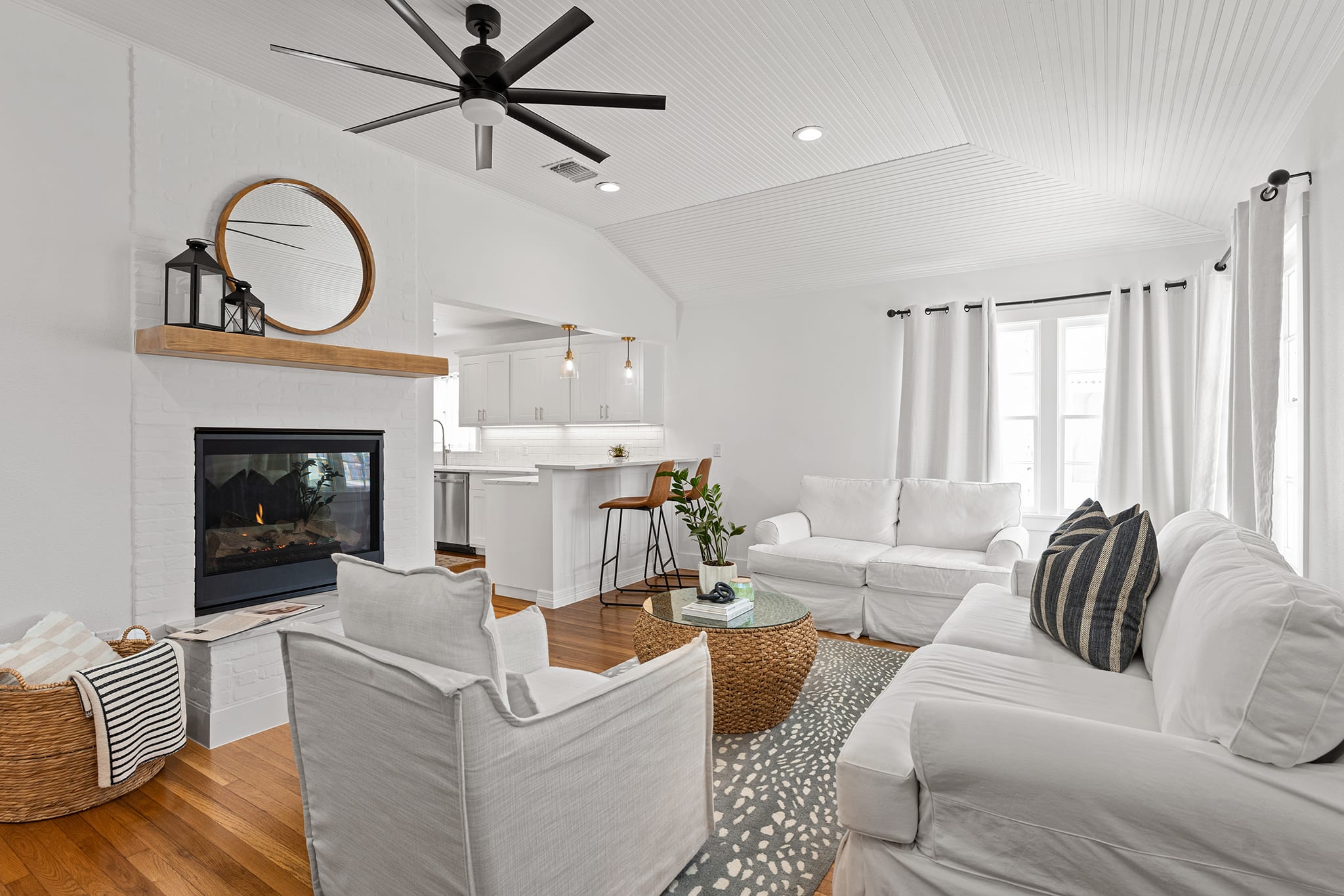 Fraulein Haus, Walk to Main St, Fireplace! — Fredericksburg, TX — vacation rental