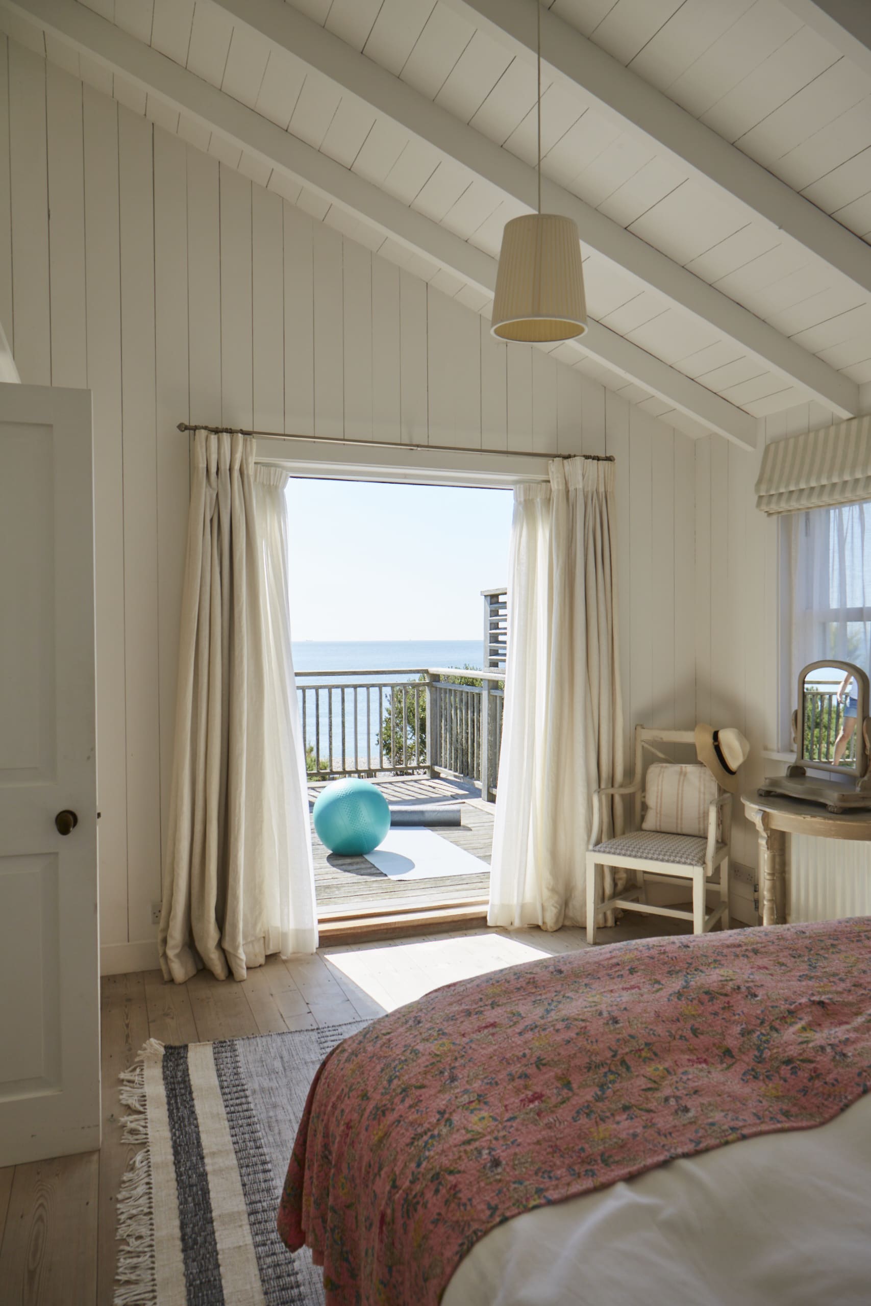 Wake to the ocean air, take in sea views with a morning tea or stretch out on the deck with your yoga mat.
