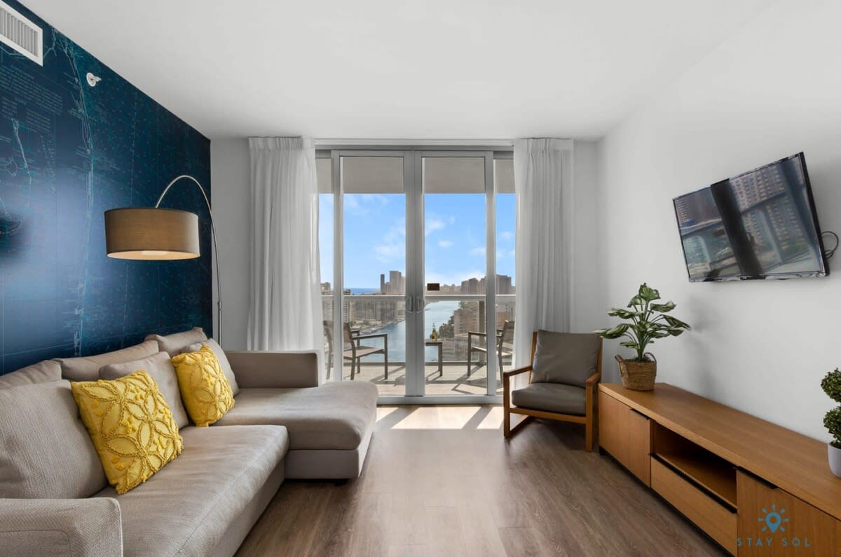 Infinite View| Balcony| Pool + Gym + Near Beach