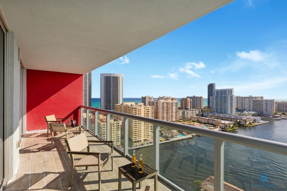 Infinite View| Balcony| Pool+ Gym - Picture 1