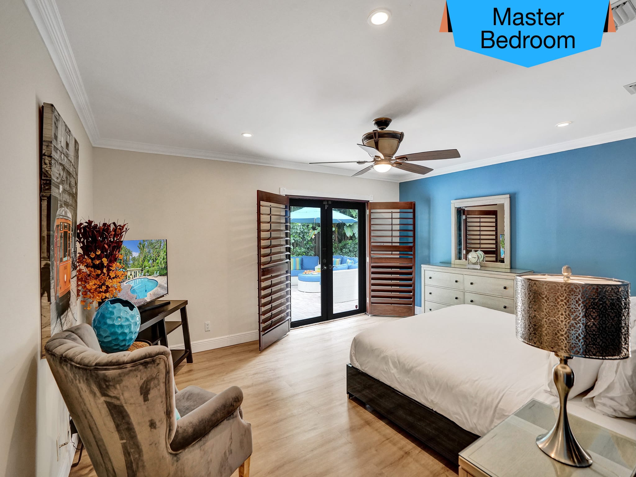 Vidal Manor | Walk to Wilton Drive + Heated Pool
