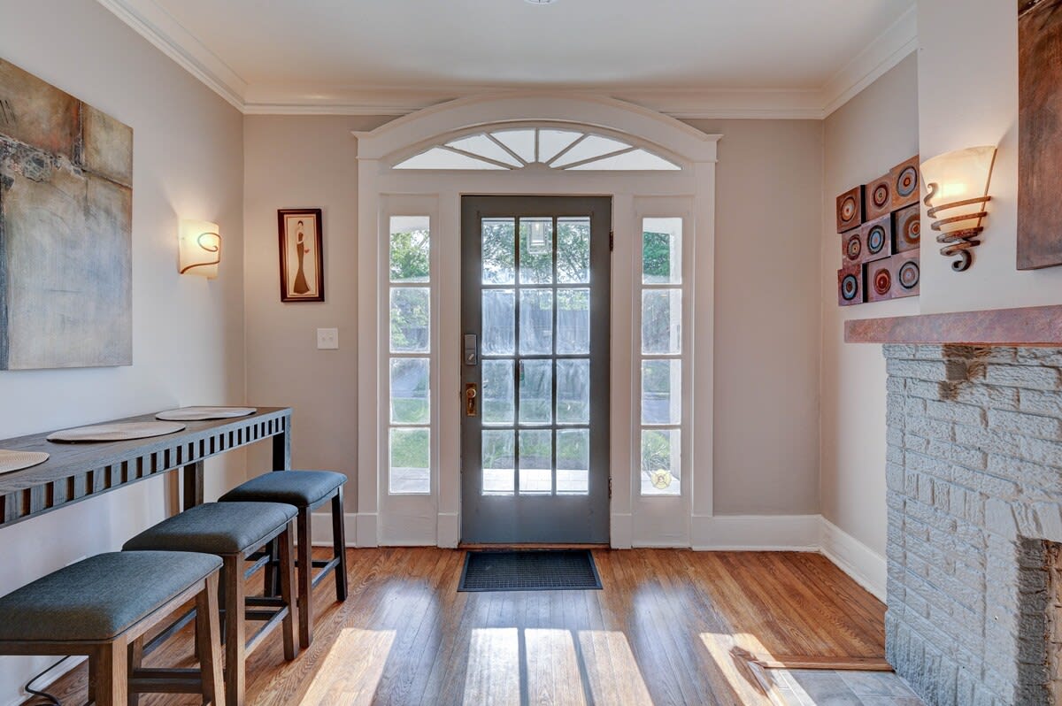 Charming Midtown-Evergreen Bungalow