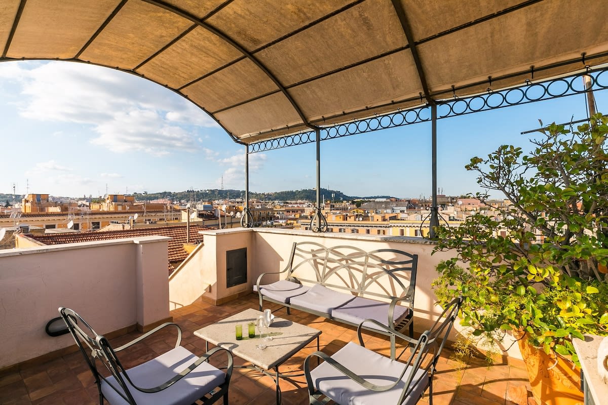Saint Peter luxury terrace attic by Romeloft — Rome — vacation rental
