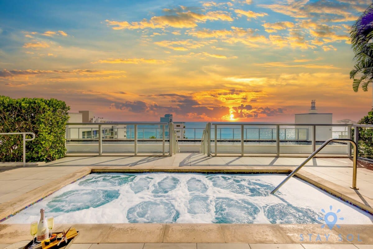 Hot tub & Rooftop pool+ Near Beach - Foto 1