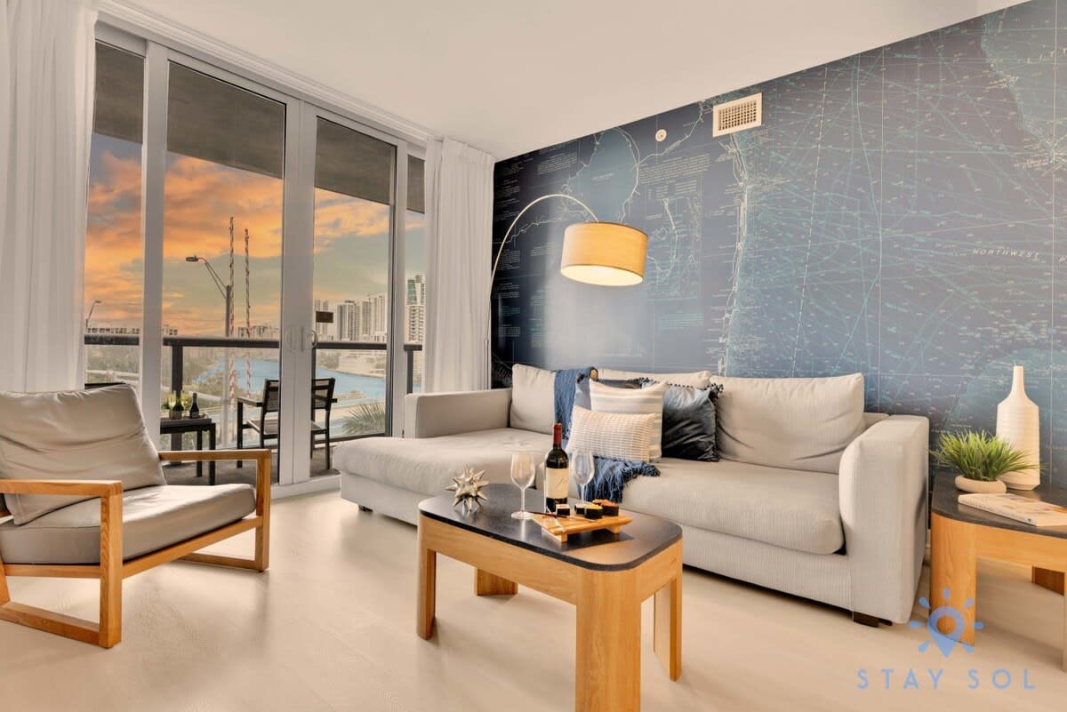 Pool | Apartment w/ Balcony - Gym - Near Beach — Hallandale Beach, FL — vacation rental