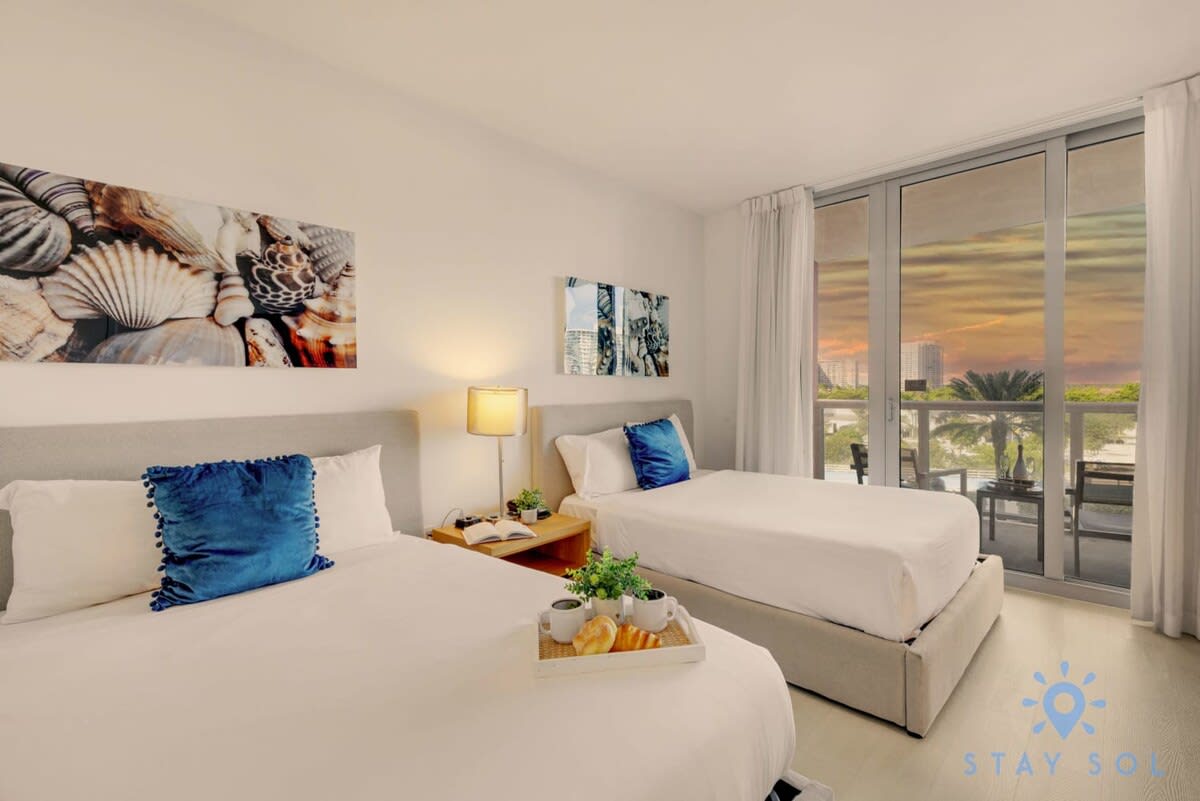 Balcony + Pool + Near Beach + Gym — Hallandale Beach, FL — vacation rental