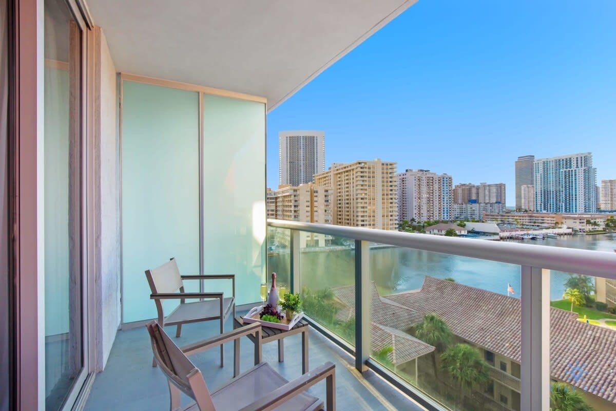 Trendy Studio | Balcony & Views | Vibrant Stay