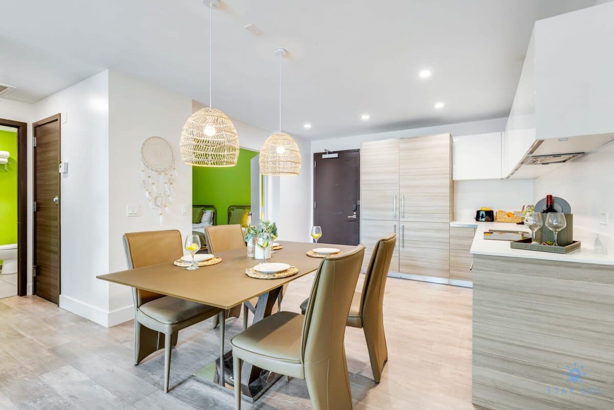 Modern Luxury Apt - Costa Hollywood
