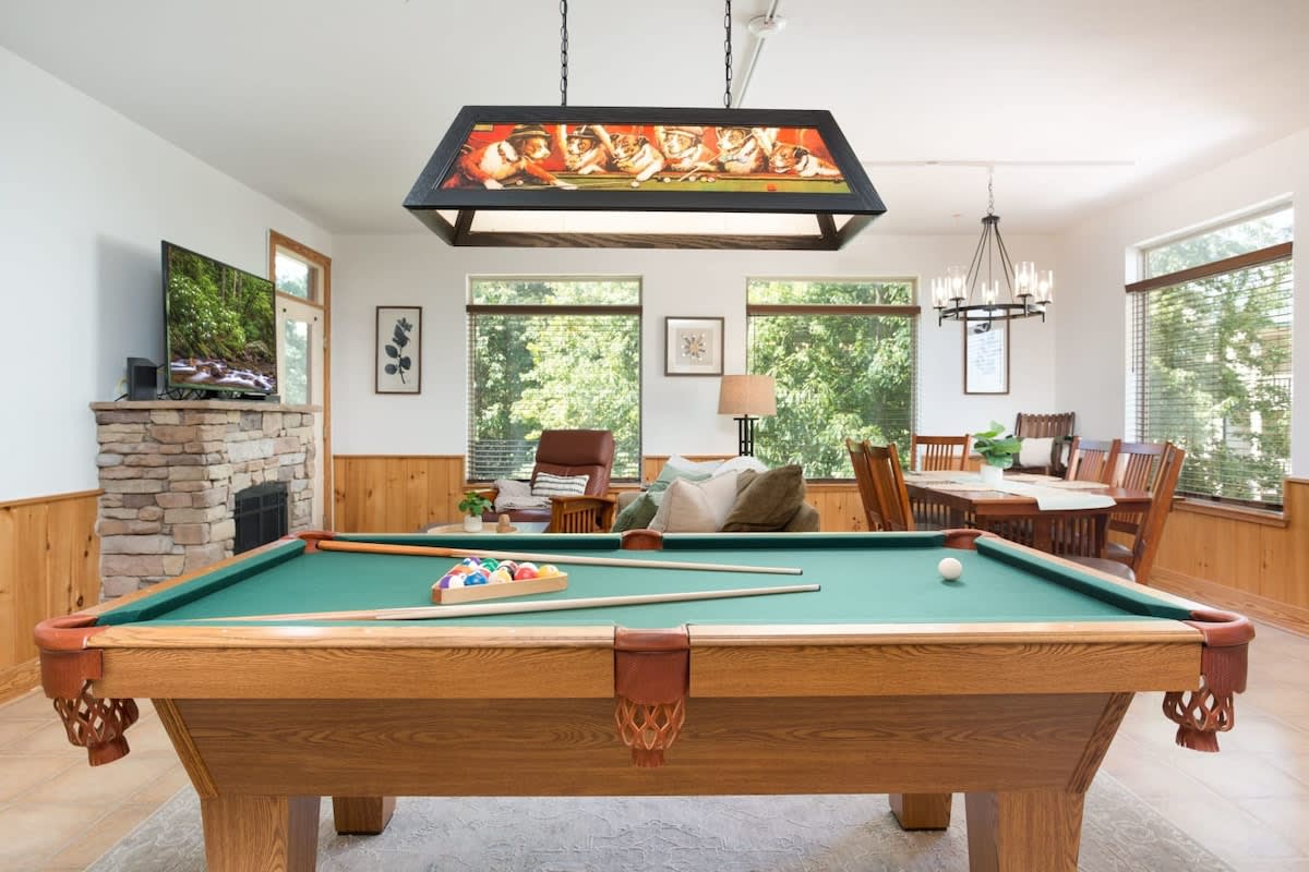 1 Mile to PF/ 7miles to Gburg/Pools/Pool Table — Pigeon Forge, TN — vacation rental