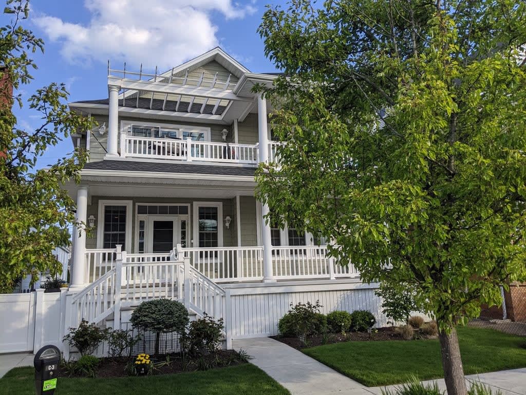 4 BR / 2 Bath - Walk to Everything. Newer Const. — Ocean City, NJ — vacation rental