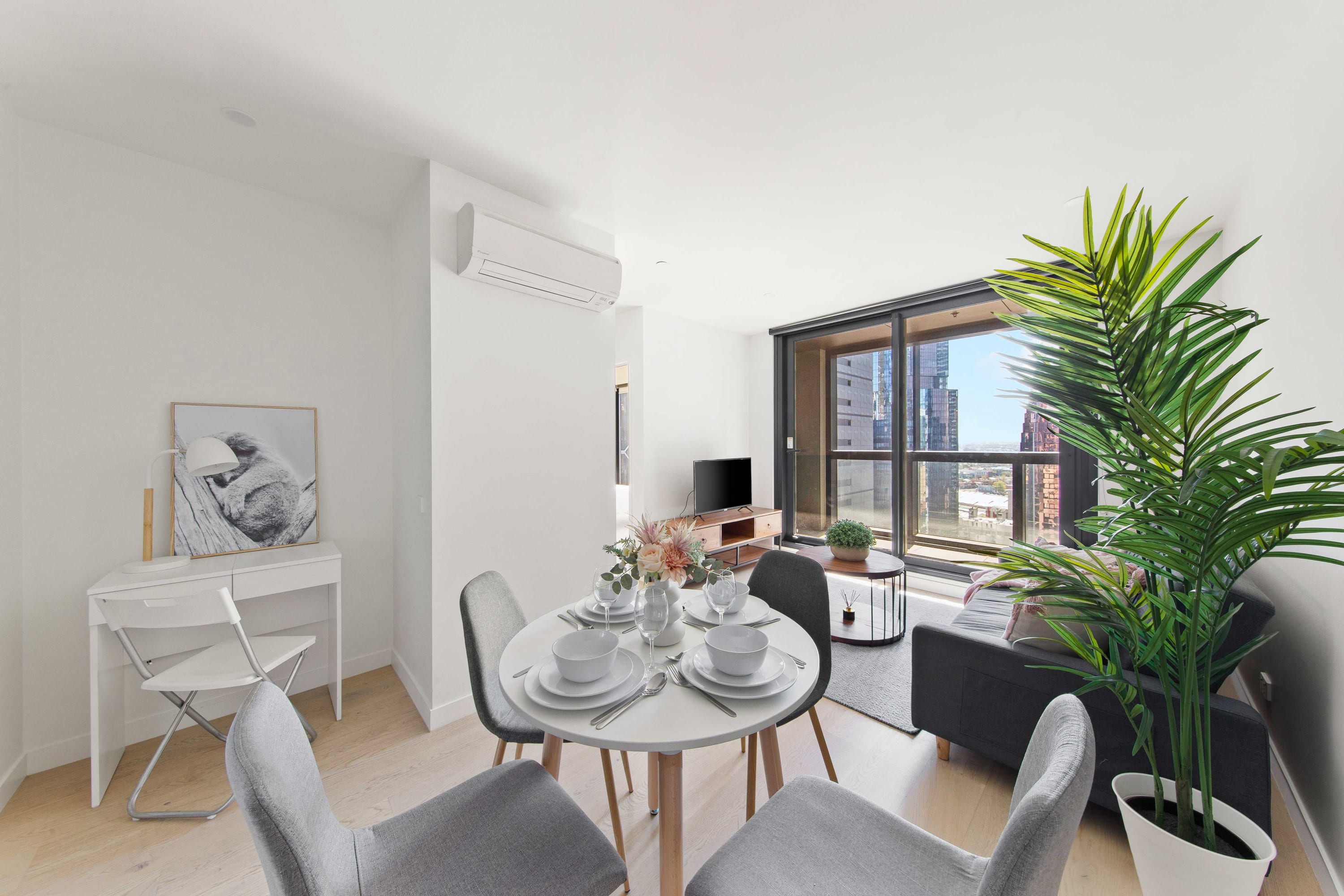 Comfy 2BR Apt Next to Melbourne Central City Views β Melbourne, Victoria β vacation rental