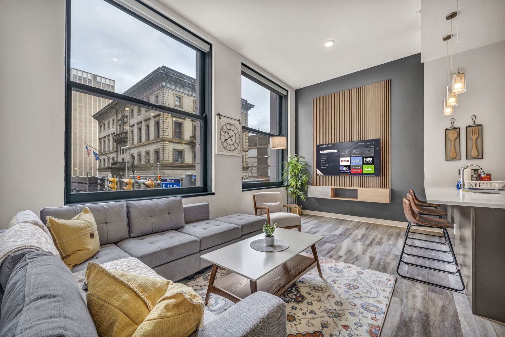 Luxe Flat w/ Heated Pool & Sauna • Gym•Heart of DT — Cleveland, OH — vacation rental