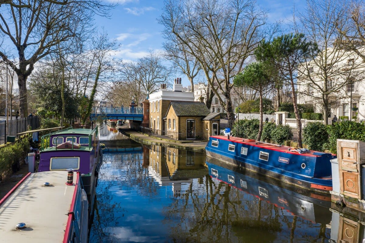Beautiful 2 Bedroom Canal Home, Little Venice in Blomfield Road 75 W9 1AB - Property image 8 - VivreStays