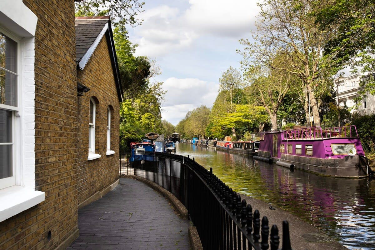 Beautiful 2 Bedroom Canal Home, Little Venice in Blomfield Road 75 W9 1AB - Property image 3 - VivreStays