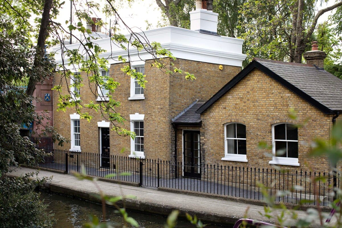Luxury 3 Bed Canal House, Little Venice in Blomfield Road 75 W9 1AB - Property image 9 - VivreStays