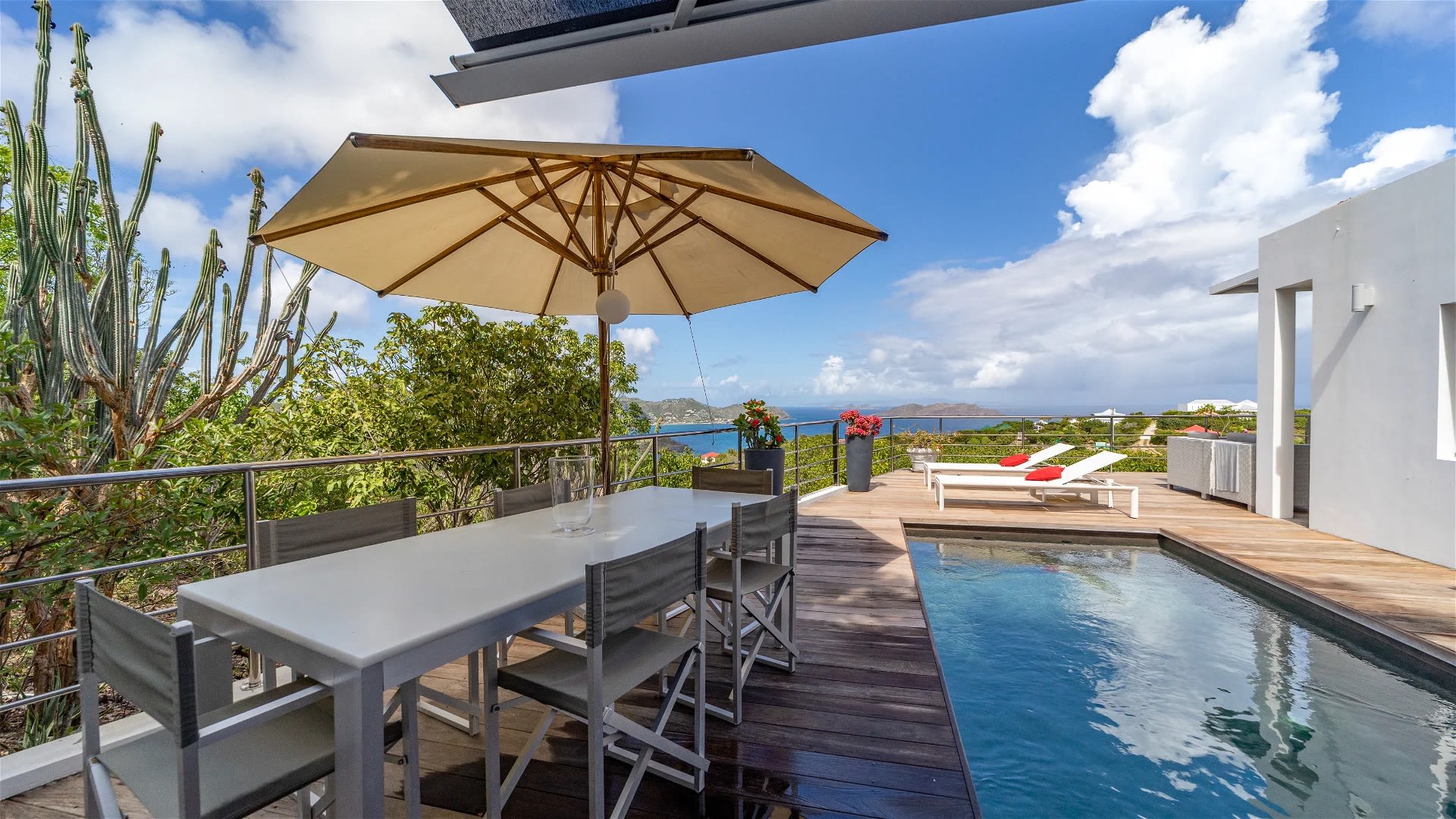 Romantic Getaway With Spectacular Ocean View