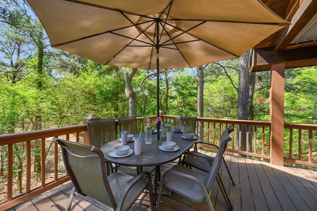 New! Creekside Cabin w/ Spa + Views, Sleeps 12!
