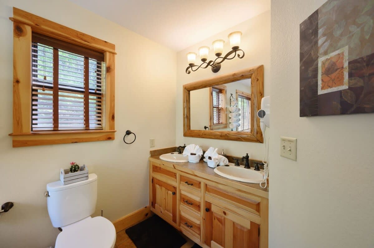 New! Creekside Cabin w/ Spa + Views, Sleeps 12!
