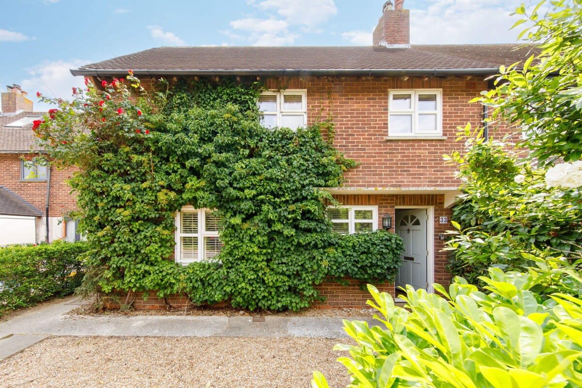 Welcome to Malthouse Cottages, West Wittering, a modern, light and spacious home just 15 minutes walk from the beach.