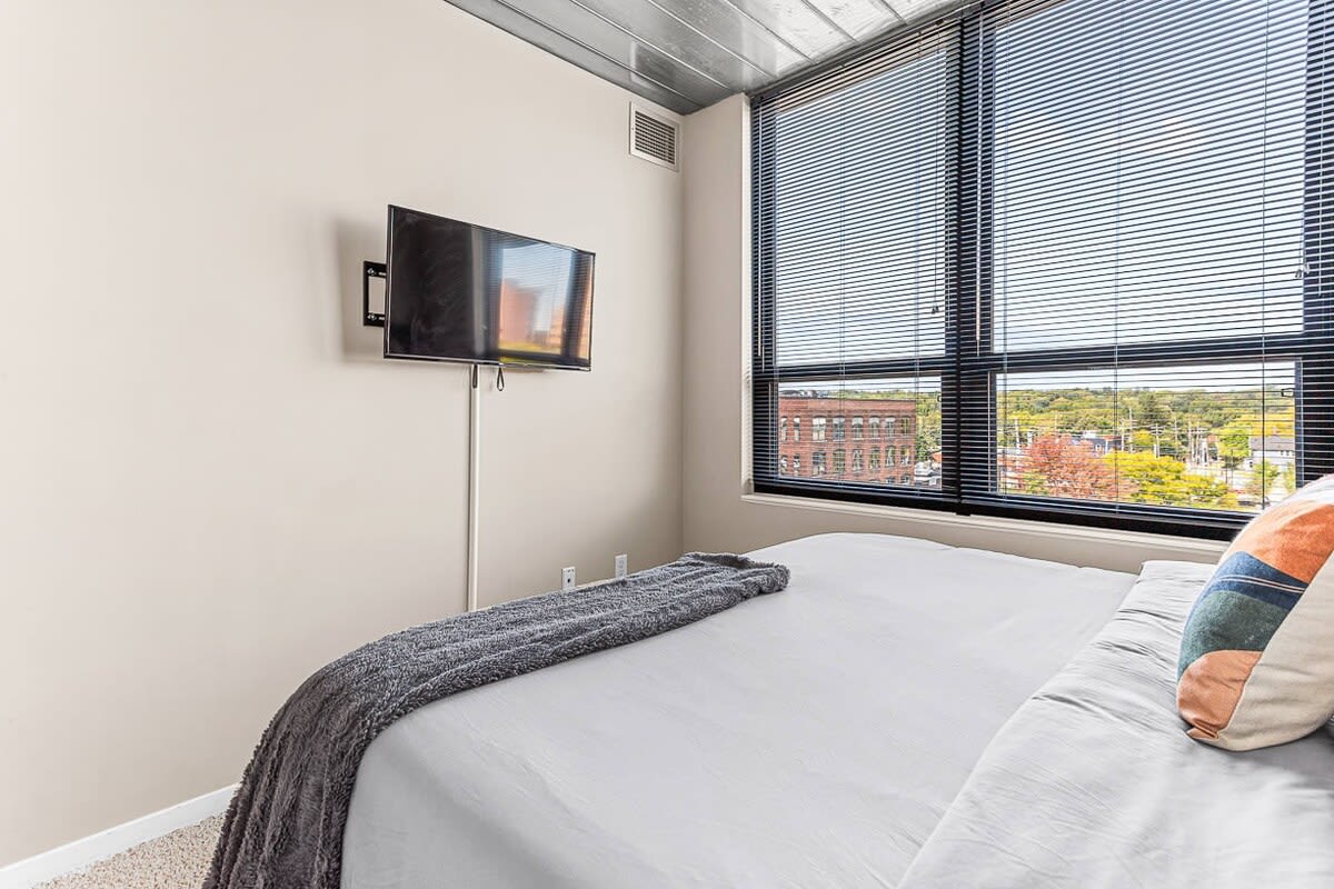 Urban Condo with Balcony in Downtown Ann Arbor - Foto 18