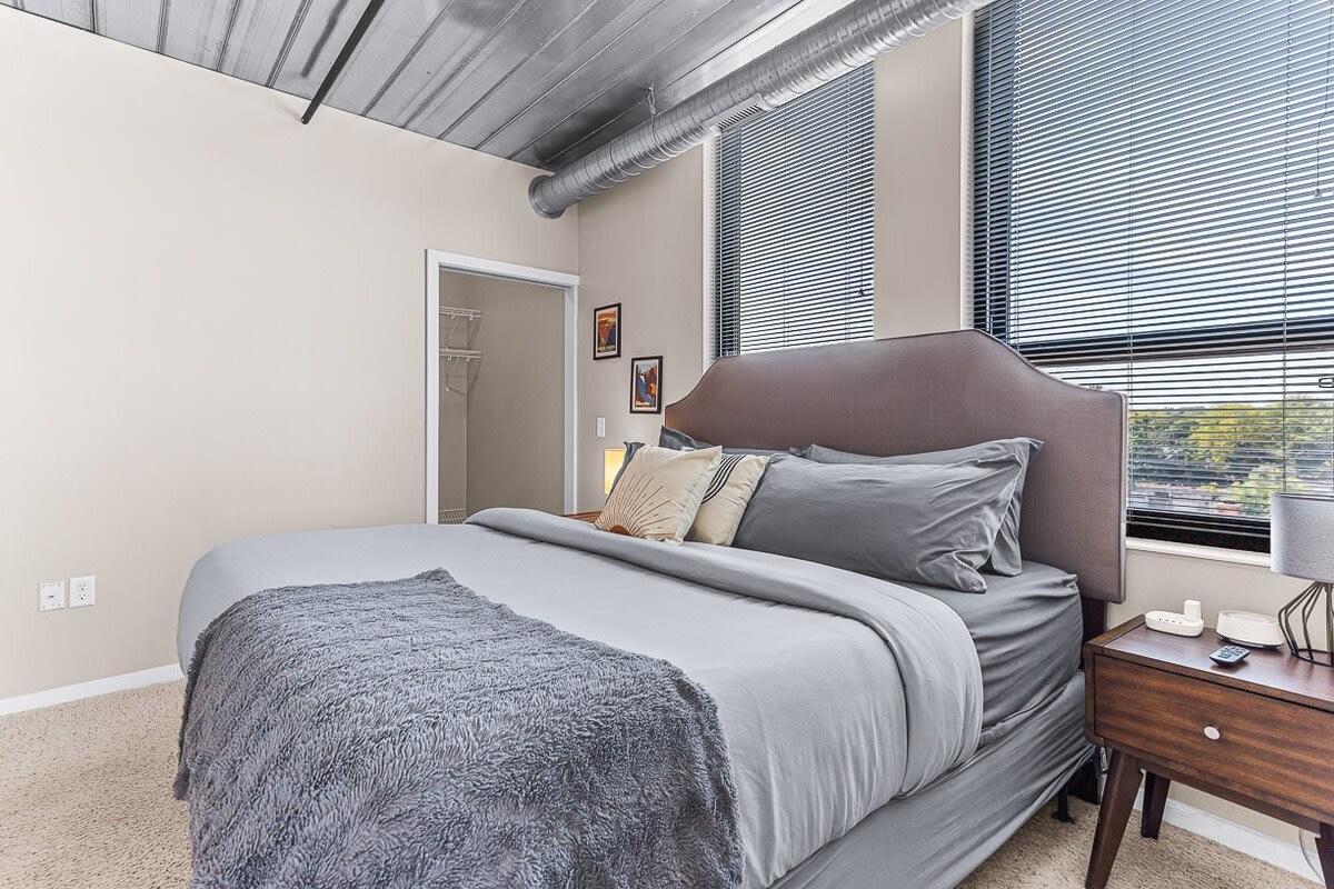 Urban Condo with Balcony in Downtown Ann Arbor - Foto 13