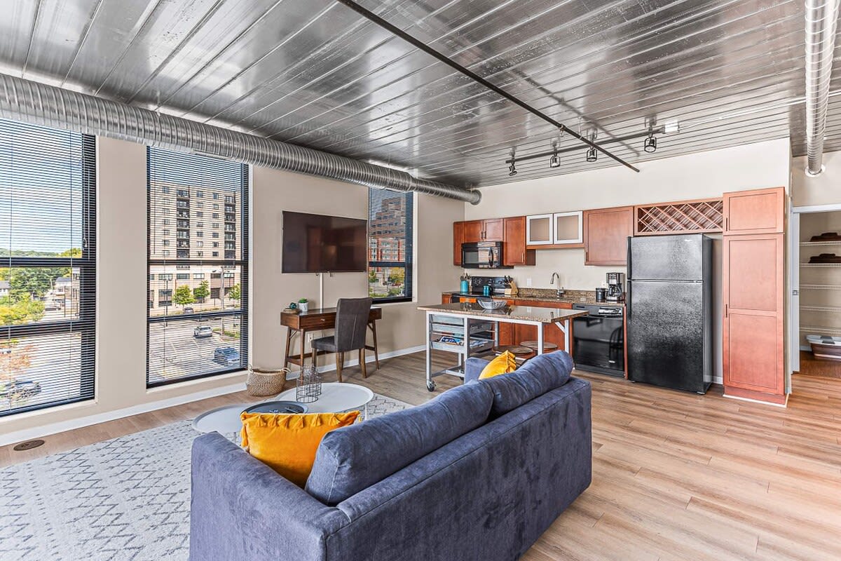 Urban Condo with Balcony in Downtown Ann Arbor - Foto 11