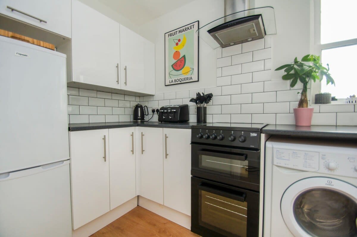 Waterloo Apartment | by Brighton Holiday Lets - Brighton Holiday Home - Image 12