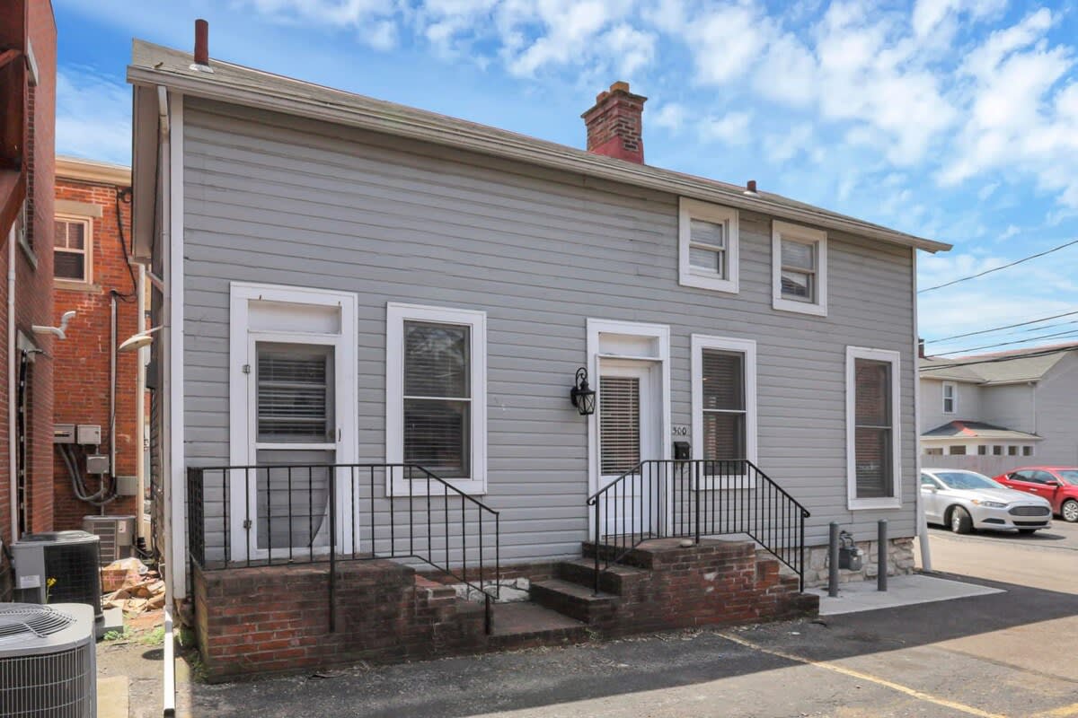 Updated Home in German Village - 2BR with Parking!