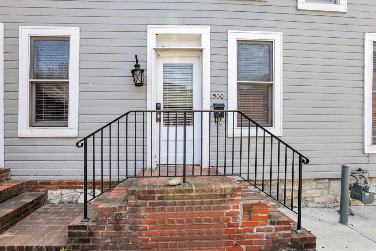 Updated Home in German Village - 2BR with Parking!