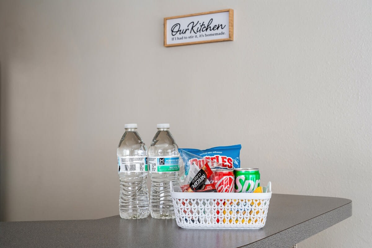 Kissimmee townhouse w/ shared pool & BBQ