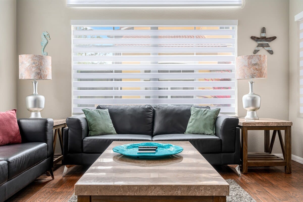 Kissimmee townhouse w/ shared pool & BBQ