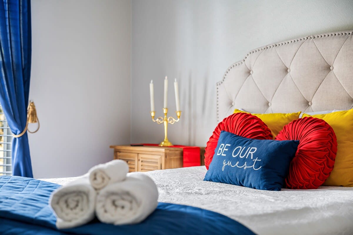 Kissimmee townhouse w/ shared pool & BBQ